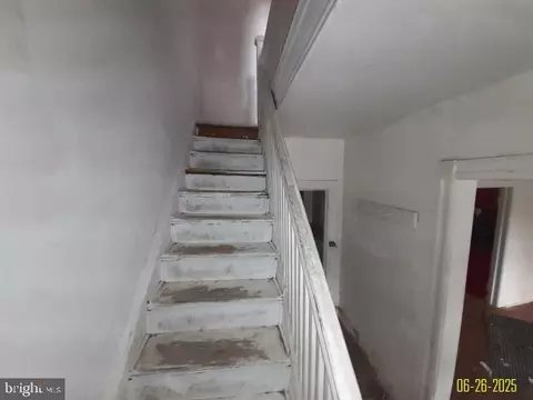 Entry Way - 3319 Spaulding Ave, Baltimore, MD 21215 photo 8 of 10