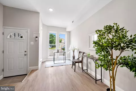 Entry Way - 1607 Clifton Ave, Baltimore, MD 21217 photo 2 of 12