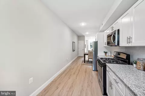 Entry Way - 1607 Clifton Ave, Baltimore, MD 21217 photo 9 of 12