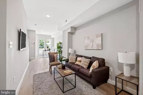 Entry Way - 1607 Clifton Ave, Baltimore, MD 21217 photo 5 of 12
