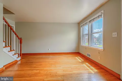 Living - 3668 Chesterfield Ave, Baltimore, MD 21213 photo 1 of 6