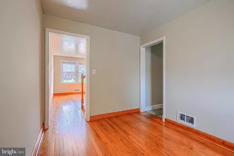 Entry Way - 3668 Chesterfield Ave, Baltimore, MD 21213 photo 1 of 1