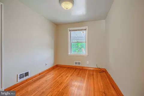 Bedroom - 3668 Chesterfield Ave, Baltimore, MD 21213 photo 1 of 4