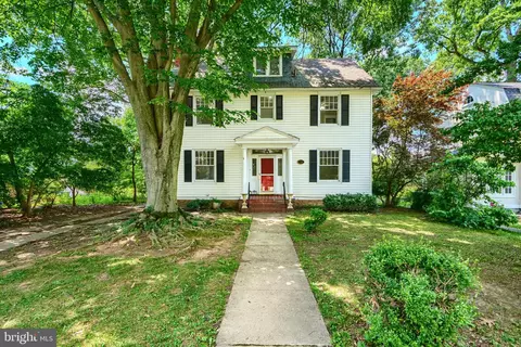 720 Dryden Dr, Baltimore, MD 21229 photo 1