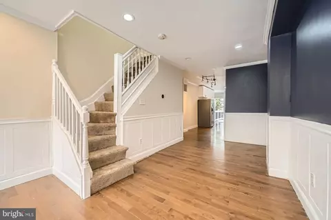 Entry Way - 2426 Mcculloh St, Baltimore, MD 21217 photo 2 of 5
