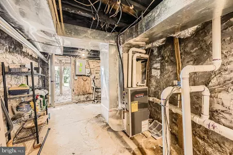 Entry Way - 2426 Mcculloh St, Baltimore, MD 21217 photo 5 of 5