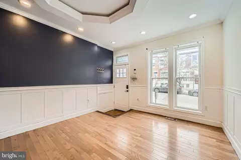 Living - 2426 Mcculloh St, Baltimore, MD 21217 photo 3 of 4