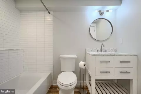 Bath - 1247 Haubert St, Baltimore, MD 21230 photo 4 of 6