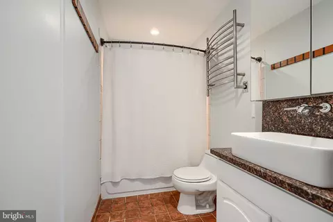 Bath - 1247 Haubert St, Baltimore, MD 21230 photo 5 of 6