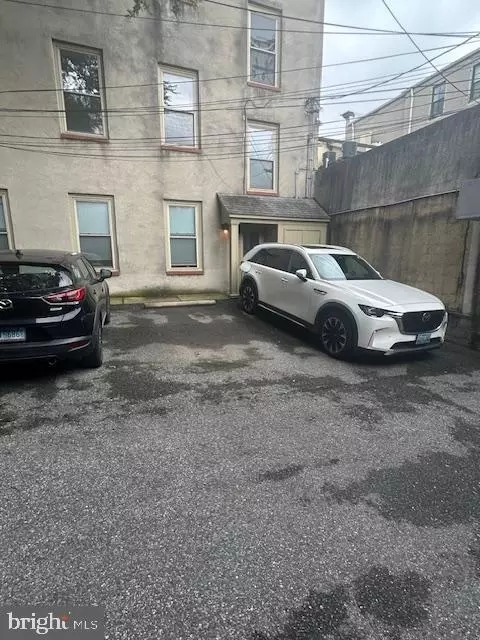 Exterior - 328 S Broadway S, Baltimore, MD 21231 photo 1 of 9