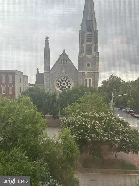 View/Area - 328 S Broadway S, Baltimore, MD 21231 photo 1 of 7