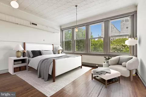 Bedroom - 328 S Broadway S, Baltimore, MD 21231 photo 3 of 6