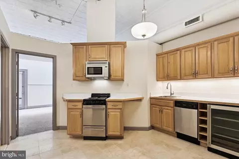 Kitchen - 328 S Broadway S, Baltimore, MD 21231 photo 1 of 3