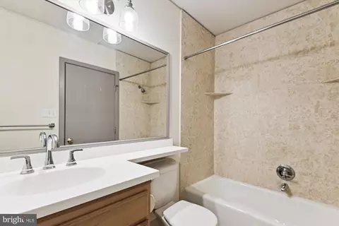 Bath - 328 S Broadway S, Baltimore, MD 21231 photo 1 of 4
