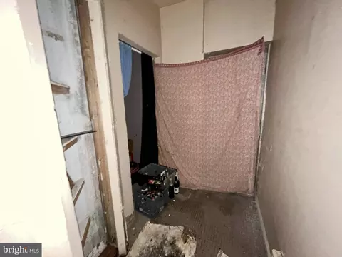 Entry Way - 2307 E Preston St, Baltimore, MD 21213 photo 3 of 4