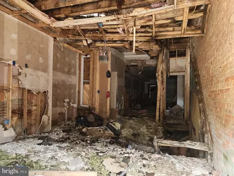 Entry Way - 1004 E Preston St, Baltimore, MD 21202 photo 7 of 7