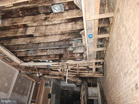 Entry Way - 1004 E Preston St, Baltimore, MD 21202 photo 6 of 7