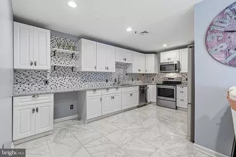 Kitchen - 10 E Lee St #808, Baltimore, MD 21202 photo 1 of 2