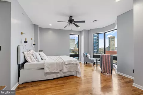 Bedroom - 10 E Lee St #808, Baltimore, MD 21202 photo 1 of 5