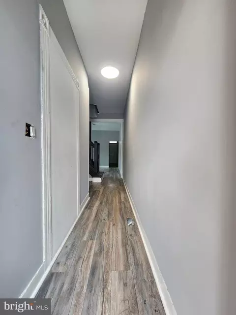 Entry Way - 1423 E Lanvale St, Baltimore, MD 21213 photo 1 of 11