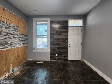 Entry Way - 1423 E Lanvale St, Baltimore, MD 21213 photo 7 of 11