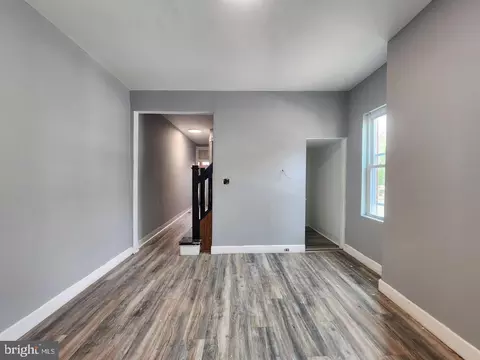 Entry Way - 1423 E Lanvale St, Baltimore, MD 21213 photo 5 of 11