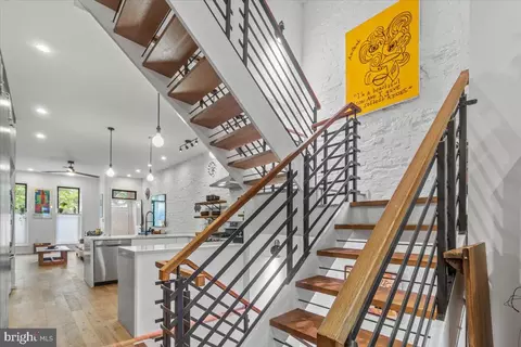 Entry Way - 306 E Lanvale St, Baltimore, MD 21202 photo 3 of 9