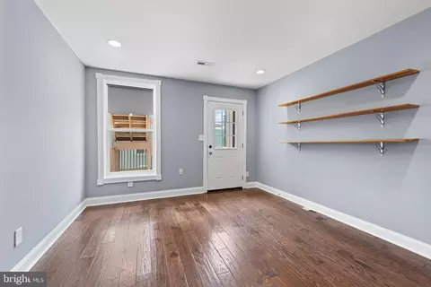 Living - 905 W 38th St, Baltimore, MD 21211 photo 1 of 1