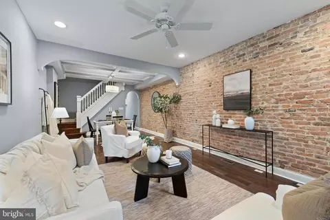 Entry Way - 905 W 38th St, Baltimore, MD 21211 photo 1 of 2