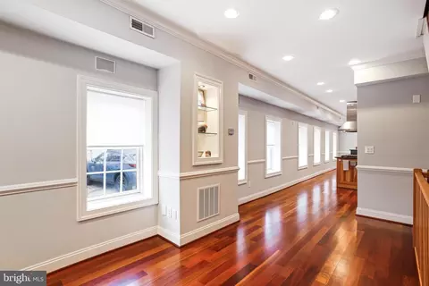 Entry Way - 501 S Decker Ave, Baltimore, MD 21224 photo 1 of 2