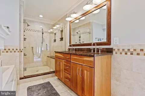 Bath - 501 S Decker Ave, Baltimore, MD 21224 photo 3 of 6