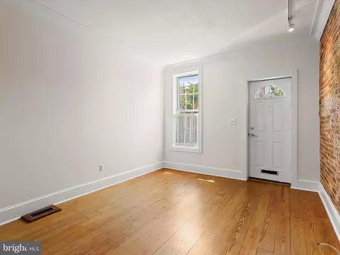 518 E Clement St, Baltimore, MD 21230 photo 4