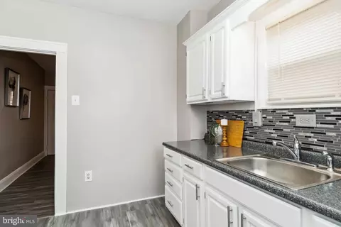 Entry Way - 2820 Mayfield Ave, Baltimore, MD 21213 photo 1 of 2