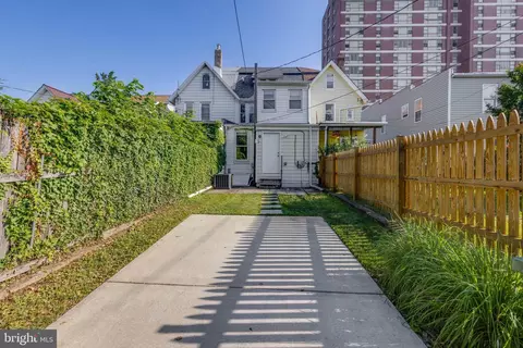 1009 Rectory Ln, Baltimore, MD 21211 photo 9