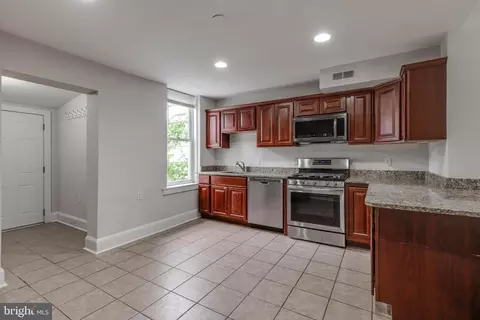 1009 Rectory Ln, Baltimore, MD 21211 photo 8