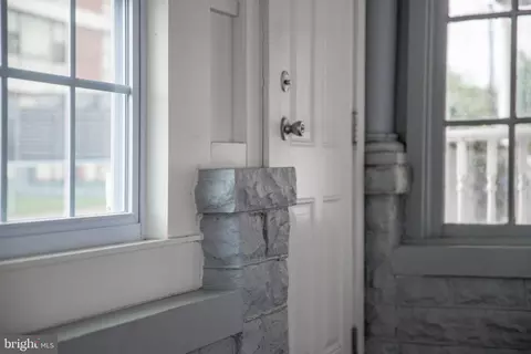 1009 Rectory Ln, Baltimore, MD 21211 photo 5