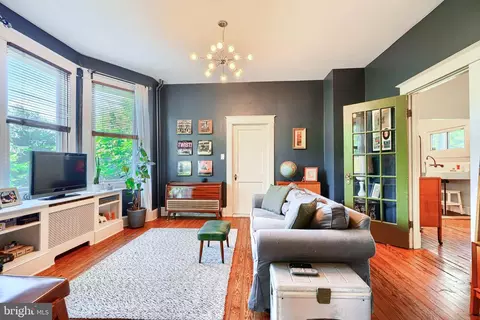 Living - 5316 Catalpha Rd, Baltimore, MD 21214 photo 4 of 5