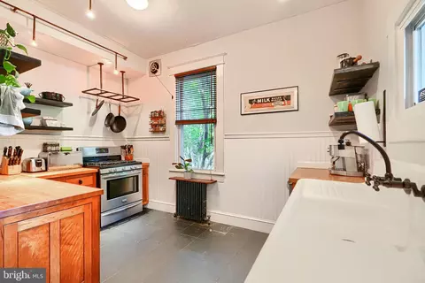 Kitchen - 5316 Catalpha Rd, Baltimore, MD 21214 photo 2 of 4