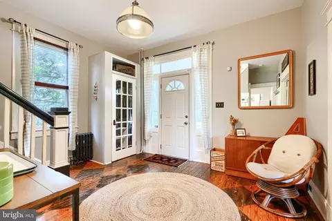Entry Way - 5316 Catalpha Rd, Baltimore, MD 21214 photo 2 of 4