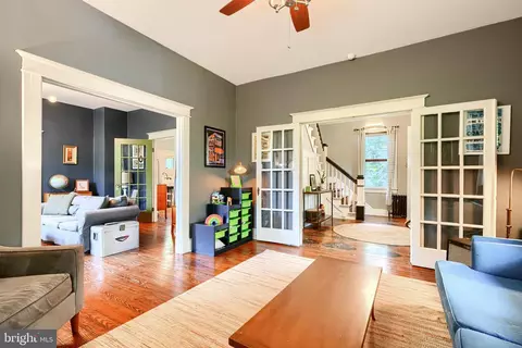 Entry Way - 5316 Catalpha Rd, Baltimore, MD 21214 photo 3 of 4