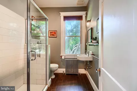 Bath - 5316 Catalpha Rd, Baltimore, MD 21214 photo 1 of 3