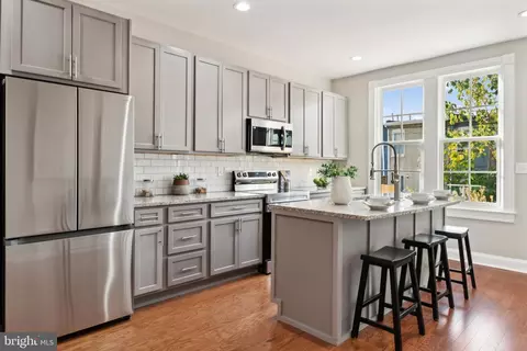 2235 E Biddle St, Baltimore, MD 21213 photo 9