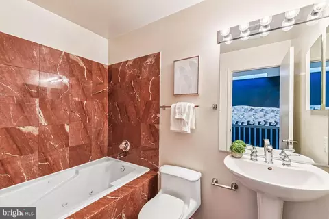 Bath - 1011 Covington St, Baltimore, MD 21230 photo 2 of 3