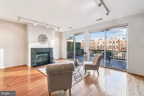 Living - 1011 Covington St, Baltimore, MD 21230 photo 6 of 7