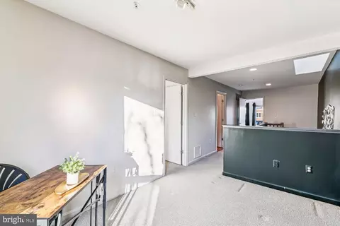 Entry Way - 1011 Covington St, Baltimore, MD 21230 photo 5 of 8