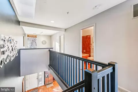 Entry Way - 1011 Covington St, Baltimore, MD 21230 photo 4 of 8