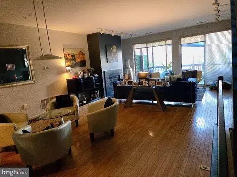 Living - 1011 Covington St, Baltimore, MD 21230 photo 3 of 7