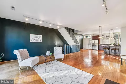 Living - 1011 Covington St, Baltimore, MD 21230 photo 4 of 7