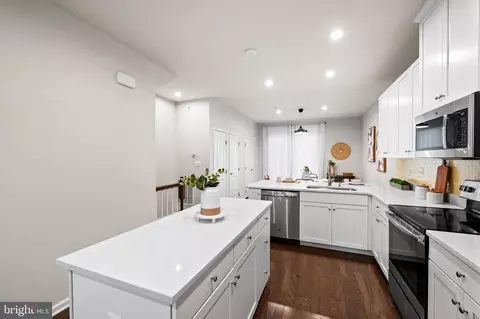 229 S Macon St, Baltimore, MD 21224 photo 10