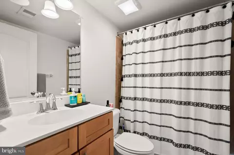 Bath - 1506 Stack St, Baltimore, MD 21230 photo 1 of 4